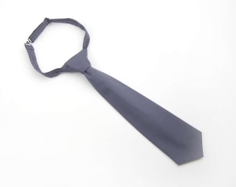 Corbata gris, corbata gris oscuro, corbata de niños pre-atadas, corbata gris, corbata gris carbón, corbata pre-atada, corbata gris grafito, corbata gris de niño, corbata gris gris