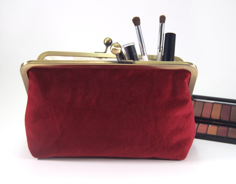 Juliette East West Woven Clutch Bag in Burgundy