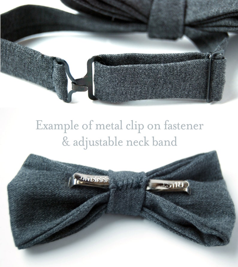 Puede incluir: Pajarita gris con un broche de metal y una banda de cuello ajustable. La pajarita est&aacute; hecha de una tela texturizada.
