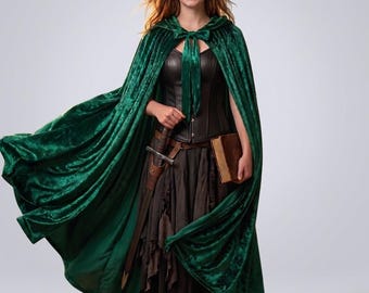 Velvet Hunter Green Hooded Cloak: Vintage Cape