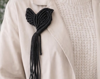 Macrame Bird Brooch – Handmade Textile Statement Accessory – Boho Fiber Pin