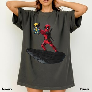 Grappig T-shirt Deadpool met Wolverine, The Lion King-shirt, heren- en dameskleding, Marvel Avengers-shirt afbeelding 6