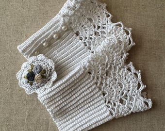 Сrochet lace cuffs, victorian style, white cotton, detachable, handmade