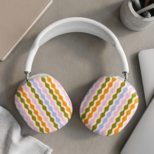 Capas para AirPods Max com estampa retrô de listras onduladas, estilo anos 70, capas protetoras coloridas e exclusivas para AirPods da Apple.