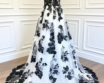 black and white plus size wedding dress Plus Size Shoulder Veil Beaded Lace Wedding Dress main image 0