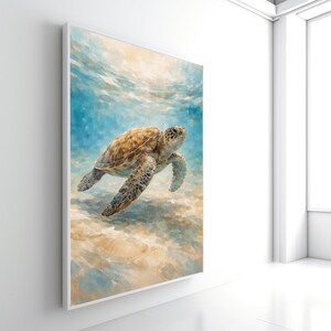 Puede incluir: Una impresión artística enmarcada de una tortuga marina nadando bajo el agua. La tortuga tiene un caparazón marrón con manchas oscuras y aletas azul-grisáceas. El agua es una mezcla de azul y beige, creando una escena oceánica serena.