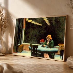 Lienzo de mujer en una mesa de café, arte de Edward Hopper, escena de cafetería vintage, interior de los años 20, arte mural melancólico, lienzo para decoración del hogar