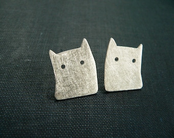 pendientes de gato plateados, pendientes de tachuelas de gato, regalo para amantes de los gatos