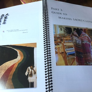 The Saori weaving book in English Self innovation through free weaving in stock :saorisantacruz image 3