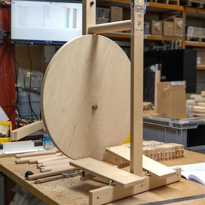 Louet S17 Double or single Treadle spinning wheel unfinished kit contact before buying back in stock :saorisantacrz imagen 11