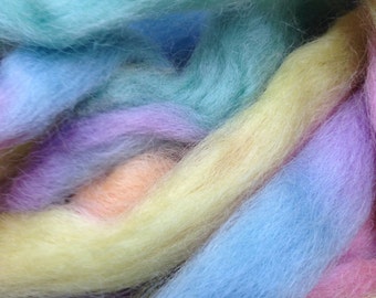 DMF Northern Lights dyed spinning fiber 4oz "cotton candy" light pastel rainbow: saorisantacruz