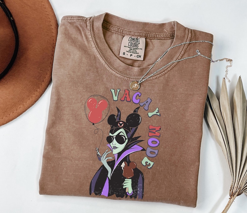 Puede incluir: Un juego de tres tazas de cer&aacute;mica con acabado mate moteado. Las tazas son en tonos crema, gris claro y gris oscuro. Cada taza tiene un dise&ntilde;o simple y minimalista y un asa redondeada.