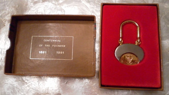 Vintage 1981 GUCCI KEY RING Centennial of the Fou… - image 1