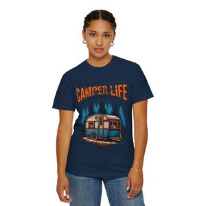 T-shirt med husvagnsmotiv | T-shirt med vintagemotiv True Navy