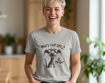 Vad är det där för lukt? Hundillustration T-shirt | Rolig måndagströja