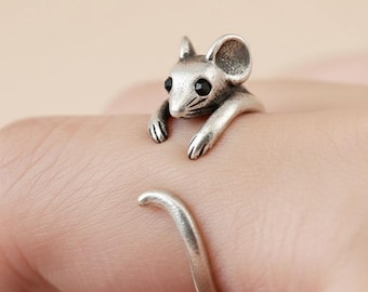 Antique Silver Tone Mouse Ring: Adjustable Animal Wrap Jewelry