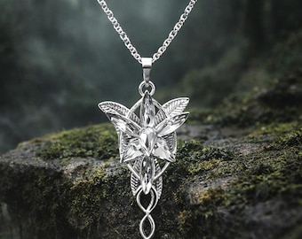 Collar Arwen Evenstar: colgante de plata con circonitas cúbicas de cristal