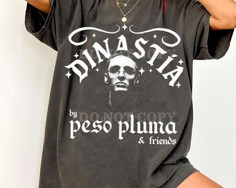 Komfortfarben Peso Pluma & Friends Tour T-Shirt - Dinastia Graphic Tee