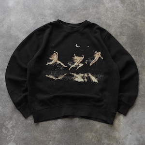 Flygande häxor tröja med kuslig grafisk pullover för kvinnor och män, vintage-stil i cottagecore Halloween-tröja, överdimensionerad häxig alternativ gåva