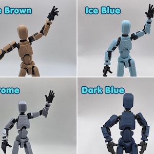 Może przedstawiać: Cztery ruchome figurki w r&oacute;żnych kolorach: Latte Brown, Ice Blue, Chrome i Dark Blue. Każda figurka posiada czarne stawy, kanciastą głowę oraz wytłoczony numer 13 na klatce piersiowej. Figurki są przedstawione z uniesionymi do g&oacute;ry ramionami.