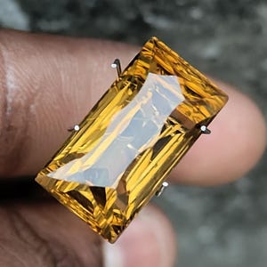 AAA +++ Natural Yellow / Golden Quartz Emerald Cut Rectangular Faceted Loose Gemstone