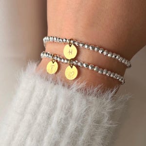 Personalisierbares Perlen Armband, Initialen Armband, Handgraviert, Kristallperlen, benutzerdefiniertes Geschenk zur Geburt, Jahrestag uvm