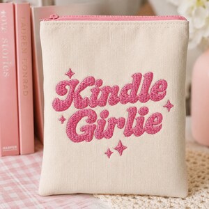 Kindle Girlie Broderidesign | Booktok Coquette Maskinbroderifil bild 7