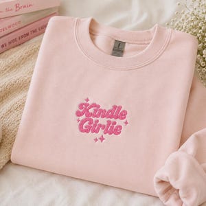 Kindle Girlie Broderidesign | Booktok Coquette Maskinbroderifil bild 3