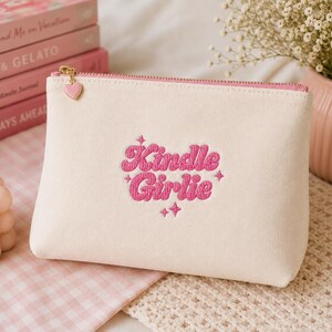 Kindle Girlie Broderidesign | Booktok Coquette Maskinbroderifil bild 6