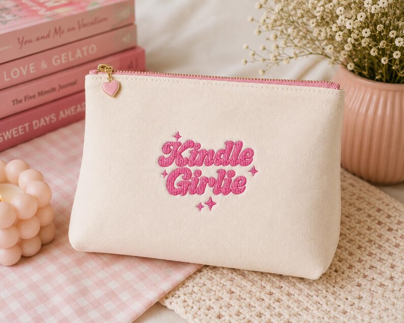 Kindle Girlie Broderidesign | Booktok Coquette Maskinbroderifil bild 6