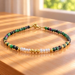 Armband aus Rubin, Zoisit und Perlen – Schmuck aus Natursteinperlen