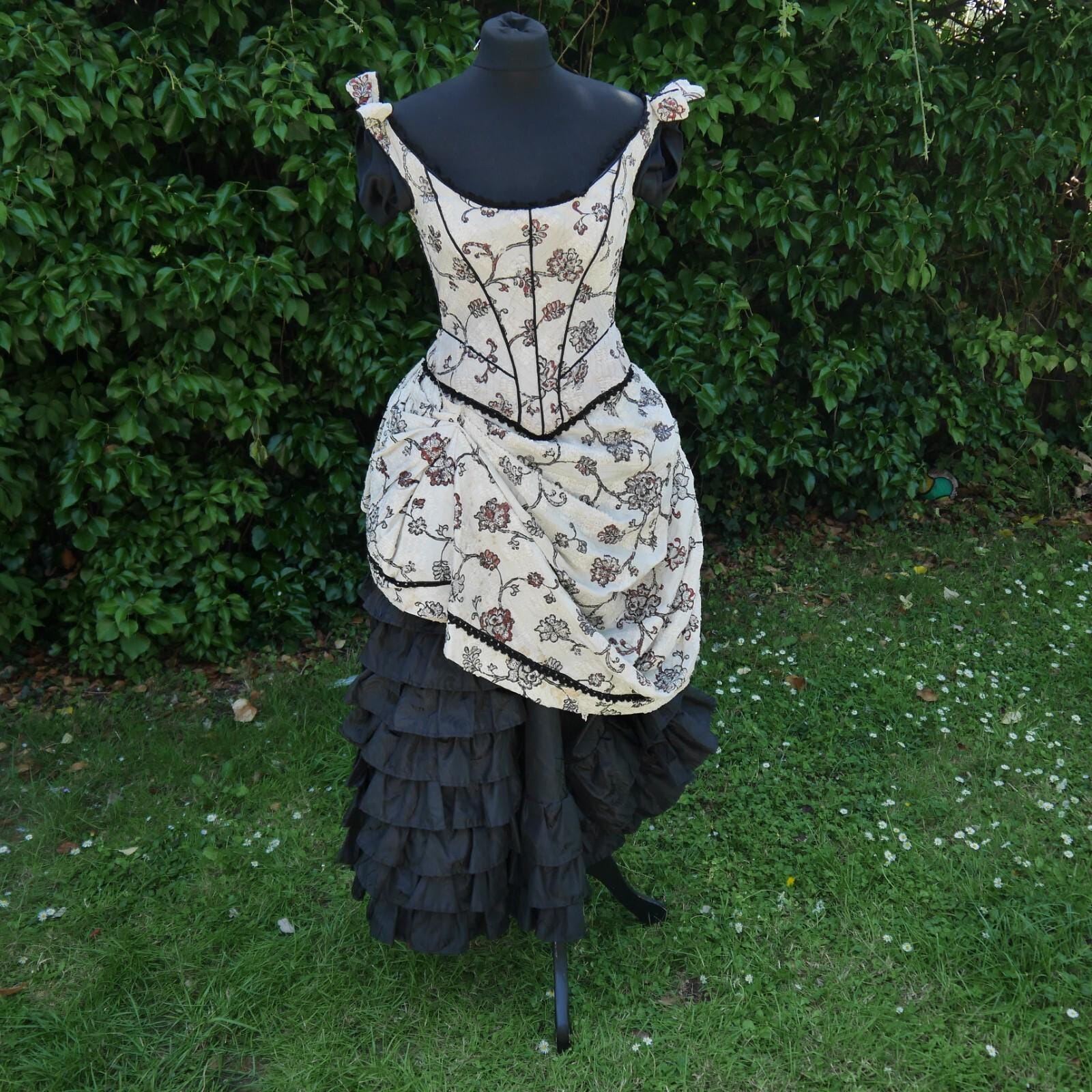 Stunning Victorian Steampunk Corset Dress 2 Piece Costume Cosplay Fantasy White