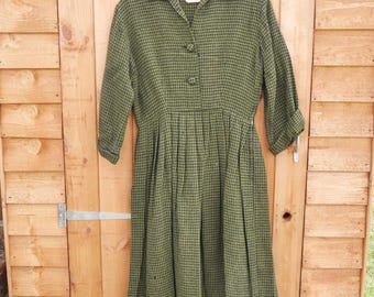 Vestido largo vintage de los años 30, de punto de mezcla de lana verde, a cuadros, plisado, talla 12, con botones.
