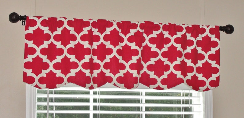 READY to SHIP Premier Prints Quatrefoil Fynn Timberwolf Red Scalloped Valance 52 wide x 16 long Lined Red and White