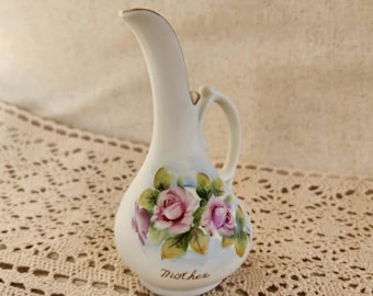 Jarrón vintage con rosas pintadas – Jarra floral de cerámica