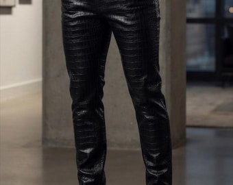 Pantalones de cuero negro con relieve de cocodrilo para hombre – Corte ajustado, de cuero genuino, hechos a medida.