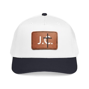 Gorra de béisbol con parche de cuero con iniciales J.C. / Parche rectangular con monograma