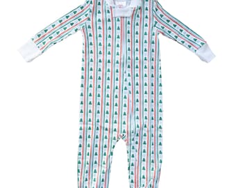 Pijama macacão para bebê 100% algodão Pima com estampa de inverno, ideal para presentear recém-nascidos na saída da maternidade.