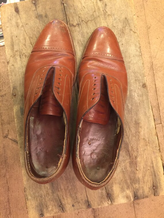 1930s Women's Oxford tie shoes