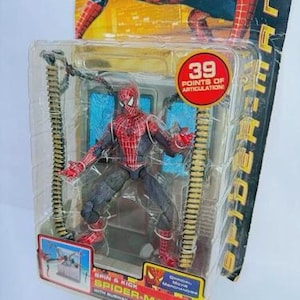 RARE TOYBIZ Spider-Man 2 The Movie (2004) Spin and Kick Spider-Man Action Figure image 3