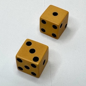 LOT PAIR of two vintage/antique bakelite dice / yellow / black about 5/8 inches