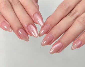Unhas postiças personalizadas, unhas gatinho rosa pêssego quente e uniforme com brilho, manicure sólida e brilhante reutilizável, conjunto de unhas neutro e versátil para uso diário.