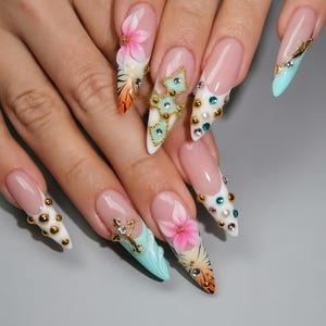 Benutzerdefinierte Press-on-Nail, Minzgrün- und Goldstecker-Nägel - Elegante Cross Flower Design-Press-Ons, Luxusmaniküre, Nägel für besondere Anlässe