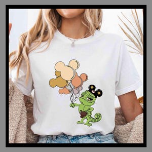 Pascal met ballonnen Mickey-hoed | Uniseks T-shirt romper met capuchon | Premium DTF-print | Retro vintage esthetiek | Cadeau| TE395