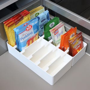 Organizer für Backmaterialien wie Trockenhefe, Vanillepulver, Backpulver, Pudding für alle gängigen Breiten in der Küche, Backzutaten