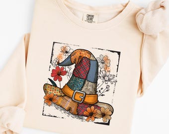 Patchwork Witch Hat Floral Sweatshirt, Boho Halloween Witch Crewneck, Quilted Witch Hat Fall Shirt, Comfort Colors Cottagecore Witchy Gift