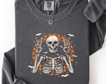Peace Skeleton Sweatshirt, Checkered Halloween Crewneck Comfort Colors, Skeleton Peace Sign Shirt, Retro Skull Fall Top, Cool Halloween Tee