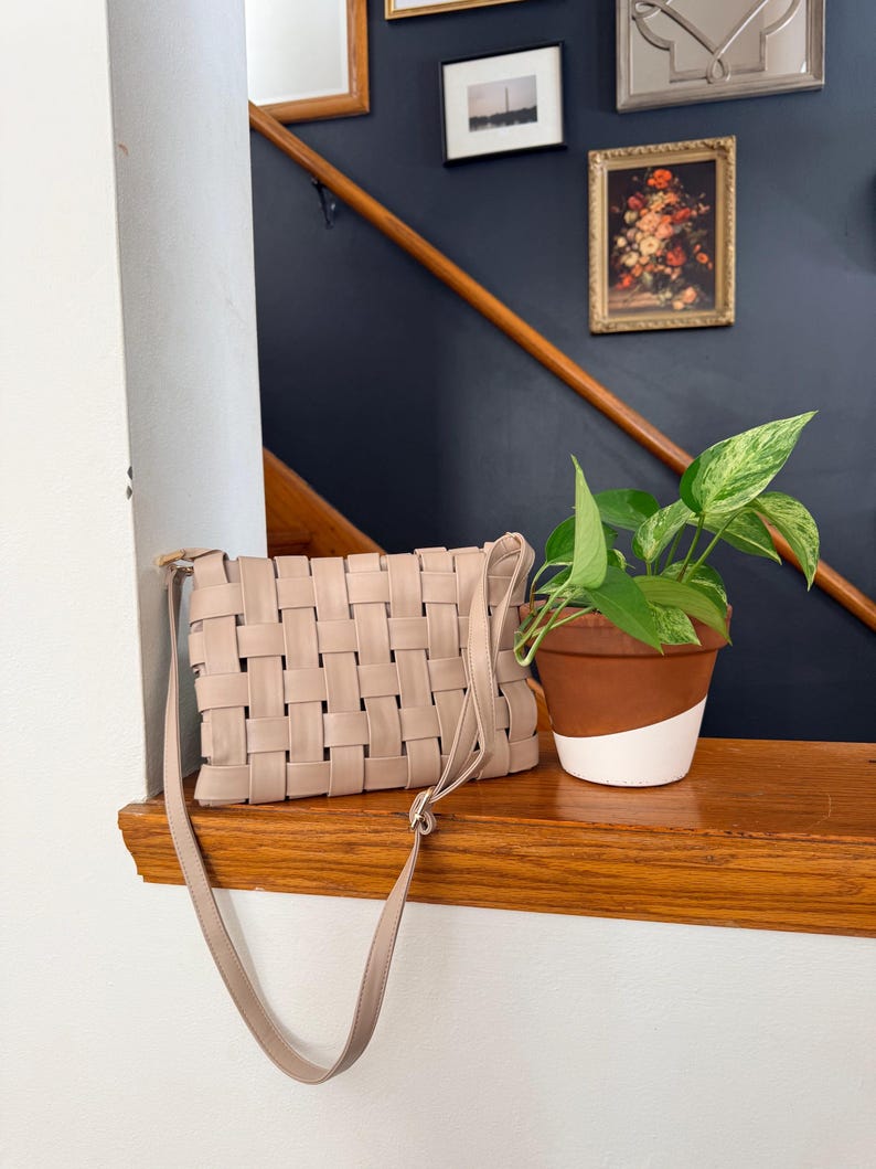 Borsa a tracolla intrecciata beige Anthropologie / Ecopelle immagine 1