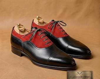Chaussures Oxford bicolores en cuir noir et daim rouge, fabriquées à la main pour hommes.