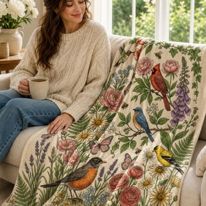 Tuinkleed met zangvogels | Kardinaal, roodborstje, blauwe gaai, goudvink, kolibrie | Cadeau voor vogelliefhebbers | Cottagecore decoratie met wilde bloemen | Moeder, oma